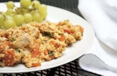 Pollo, huevo y arroz inspirados en Bali