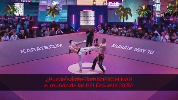 ring de Karate Combat con 2 luchadores peleando